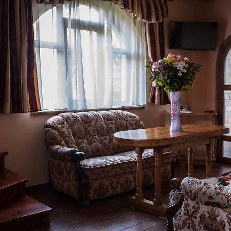 Cottage Shchaslyvyi ยาเรมชา ภายนอก รูปภาพ